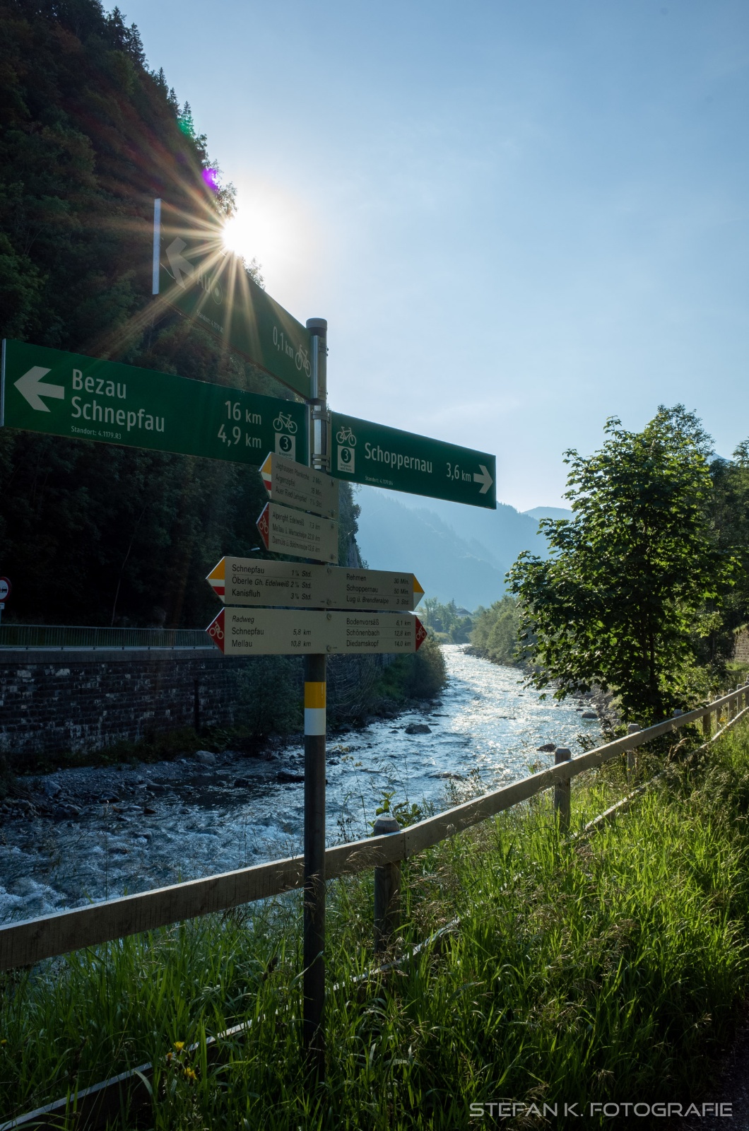 Start unserer Wanderung an der Ache in Au